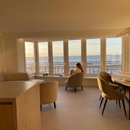 Appartement Zeedijk Oostduinkerke Frontaal Zeezicht - Volledig Gerenoveerd 2022! Extérieur photo