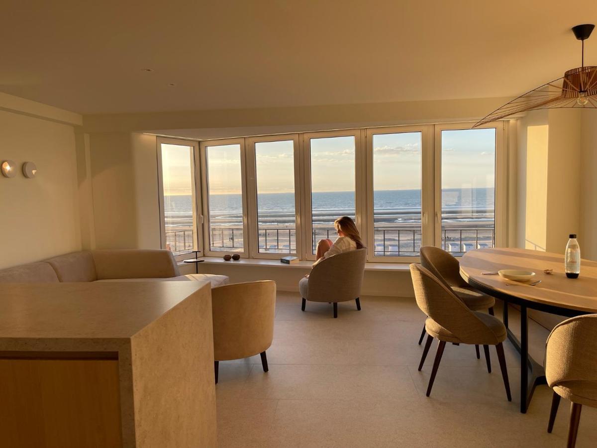 Appartement Zeedijk Oostduinkerke Frontaal Zeezicht - Volledig Gerenoveerd 2022! Extérieur photo