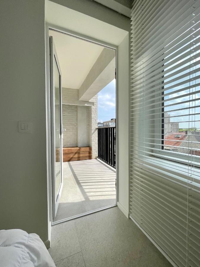 Appartement Zeedijk Oostduinkerke Frontaal Zeezicht - Volledig Gerenoveerd 2022! Extérieur photo